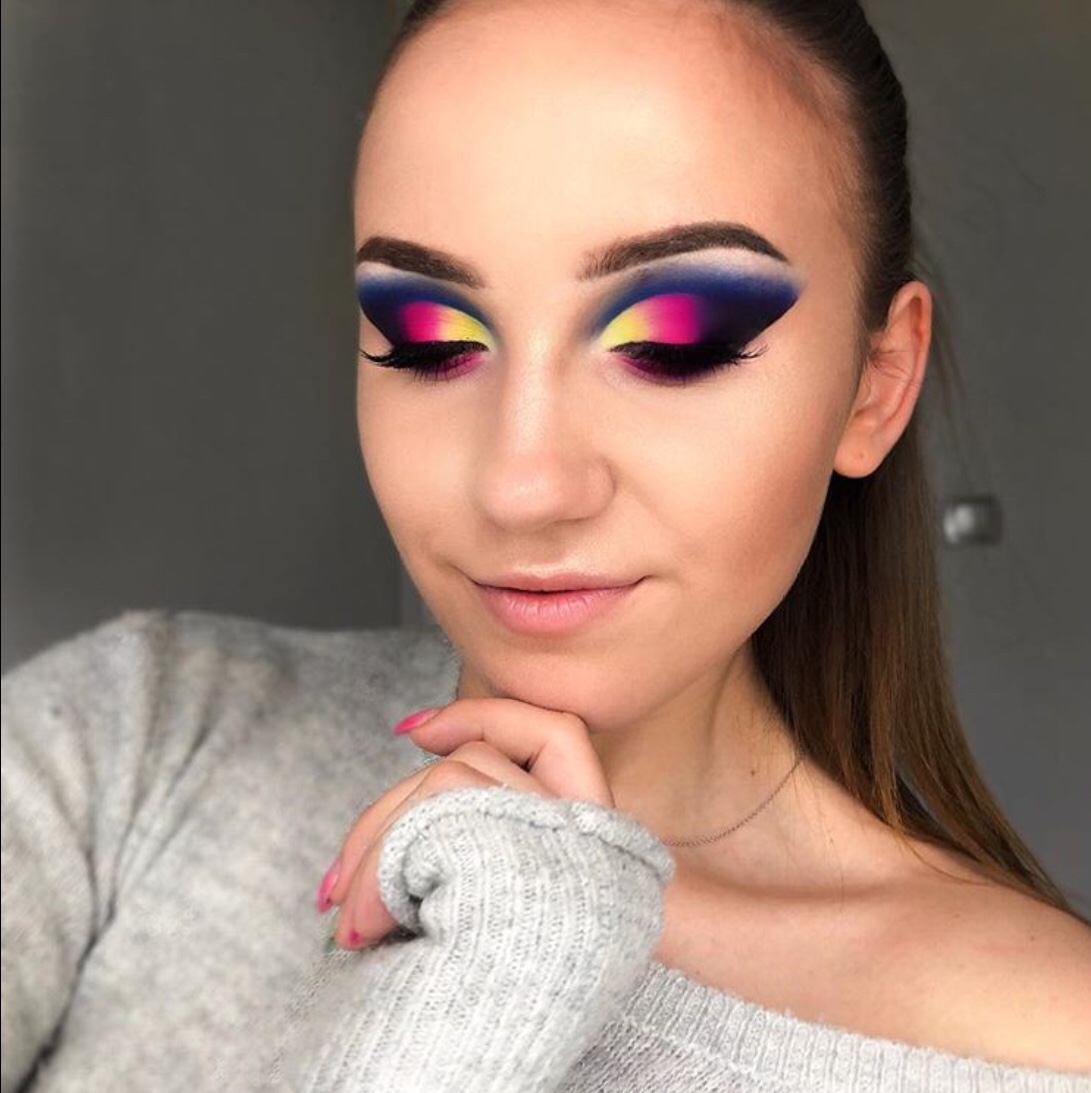 20 Bright And Colourful Eye Makeup Ideas 9