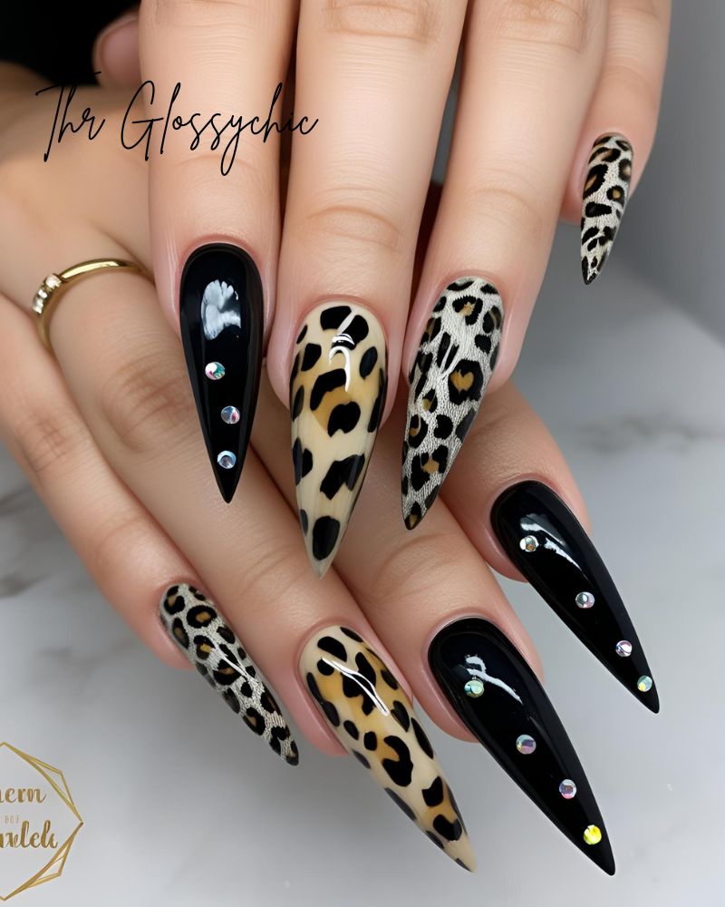 35 Beautiful Stiletto Nail Design Ideas 16
