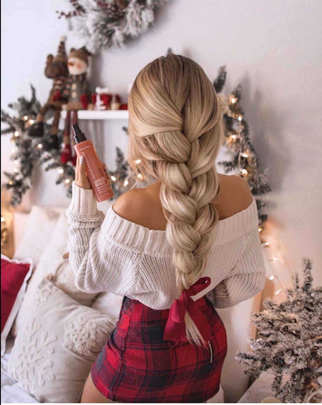 13 Cute Christmas Outfits For Women To Match Your Look