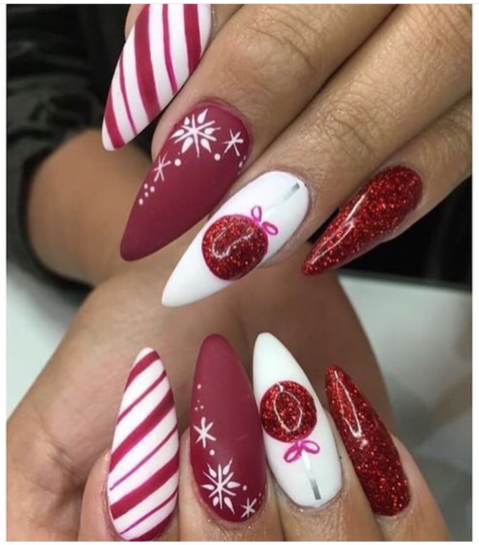 christmas acrylic nails