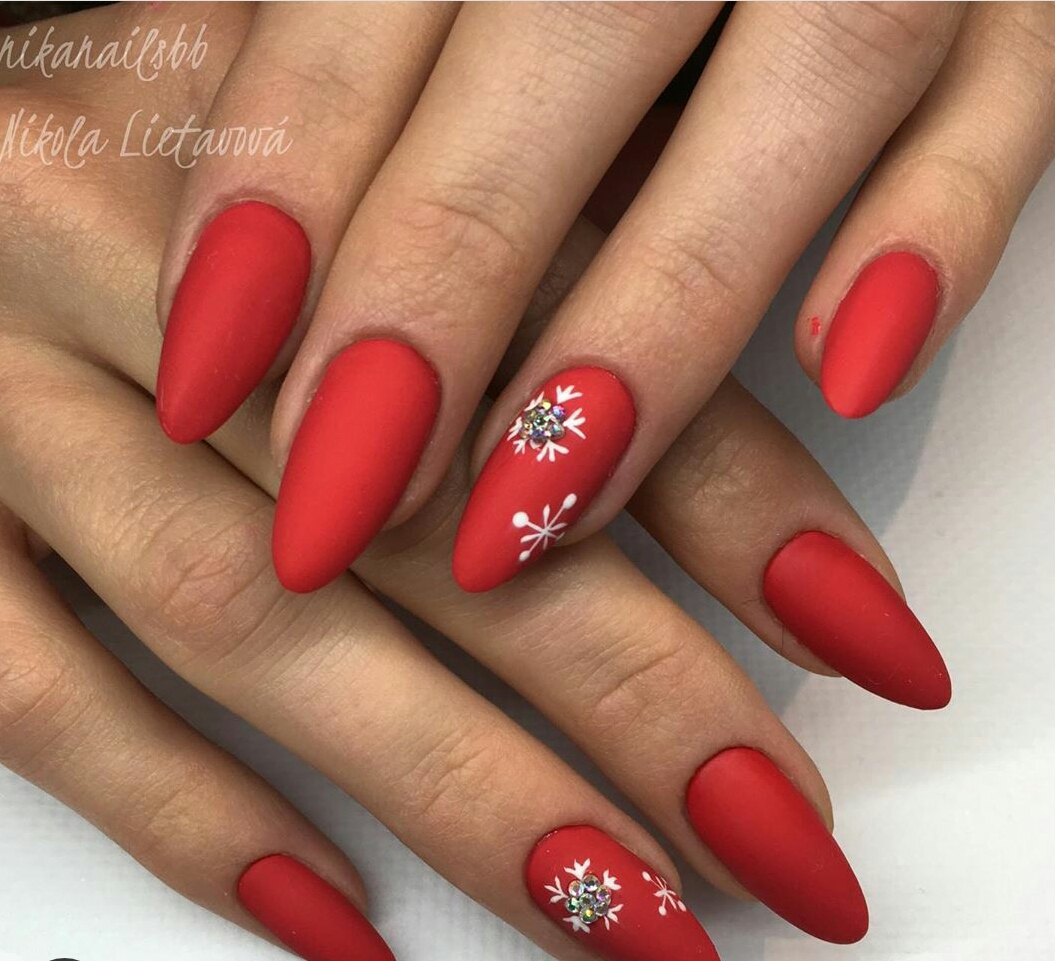 red nail designs
