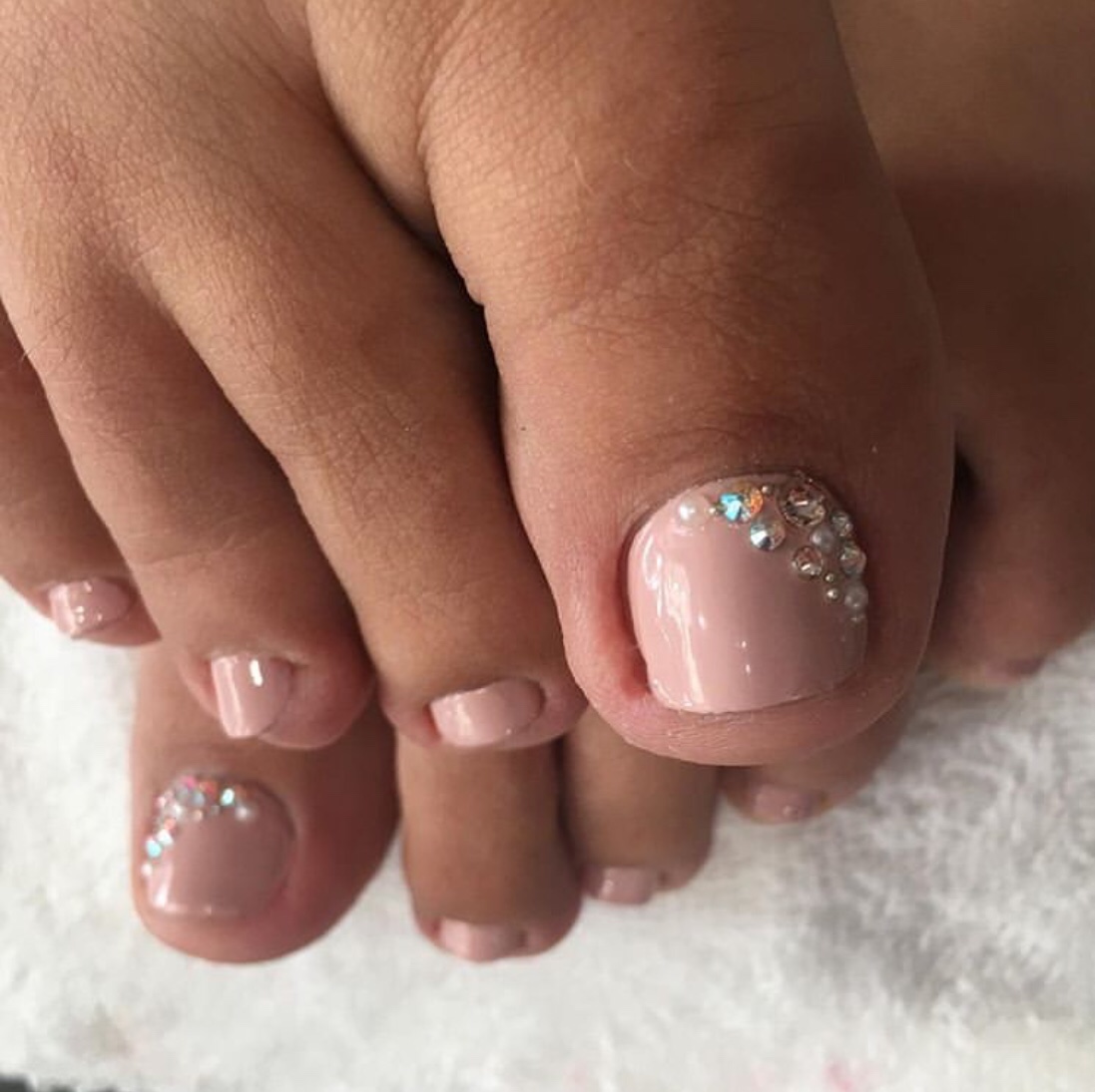 24 Beautiful Spring Toe Nails Design Ideas - The Glossychic