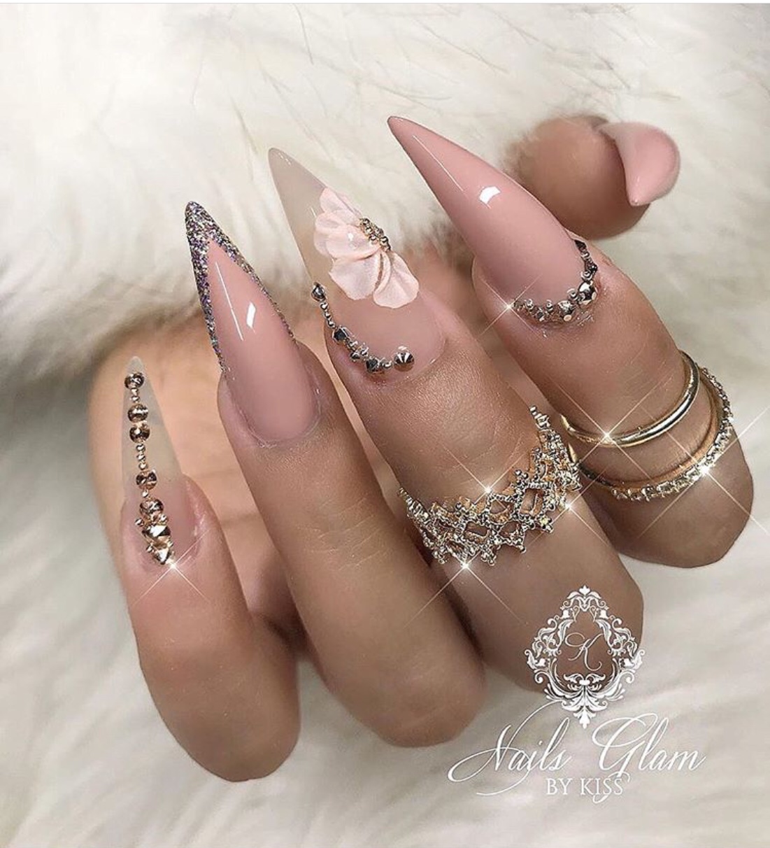 40 Beautiful Wedding Nail Designs For Modern Brides The Glossychic 0059