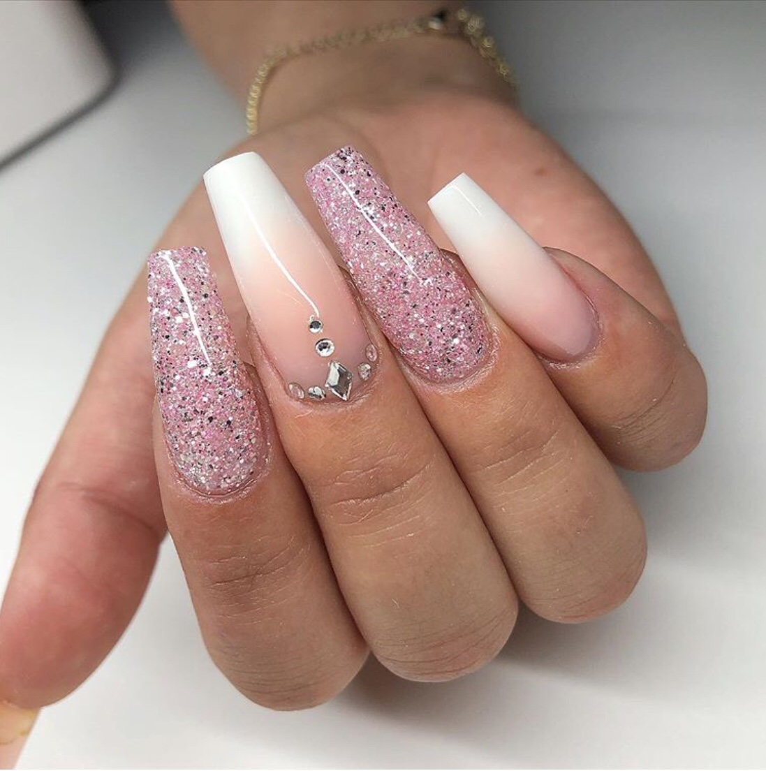 40 Beautiful Wedding Nail Designs For Modern Brides The Glossychic 0529