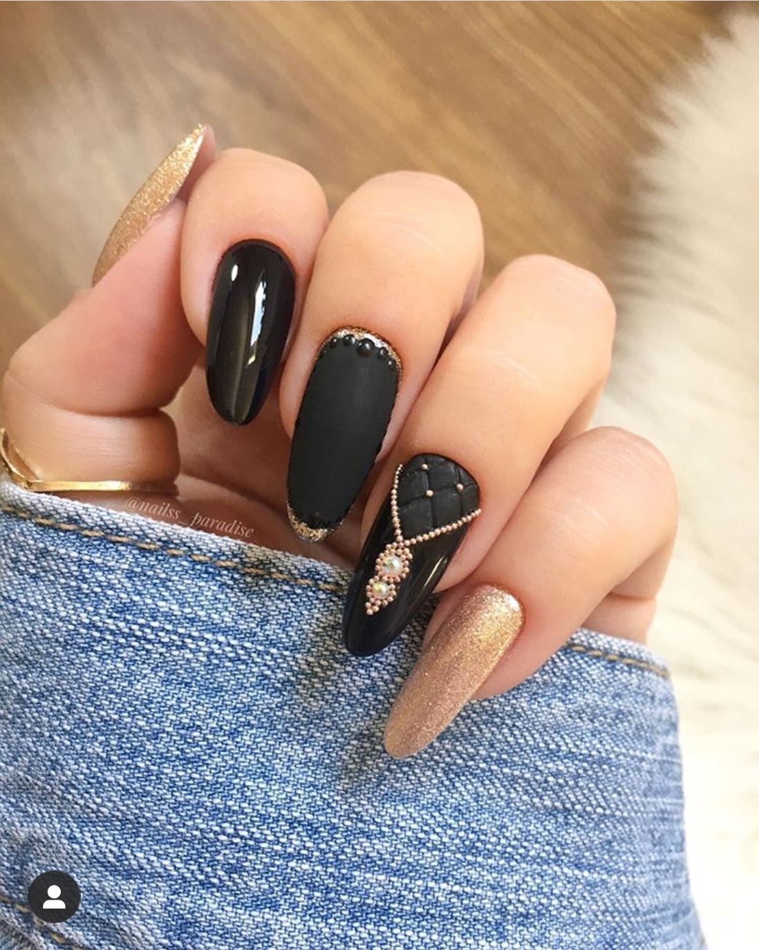 black nail