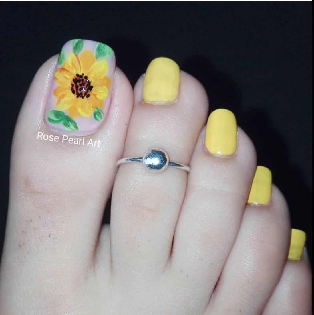 40 Eye-Catching Toe Nail Art Designs : Gold Cuff Boho Toe Nails