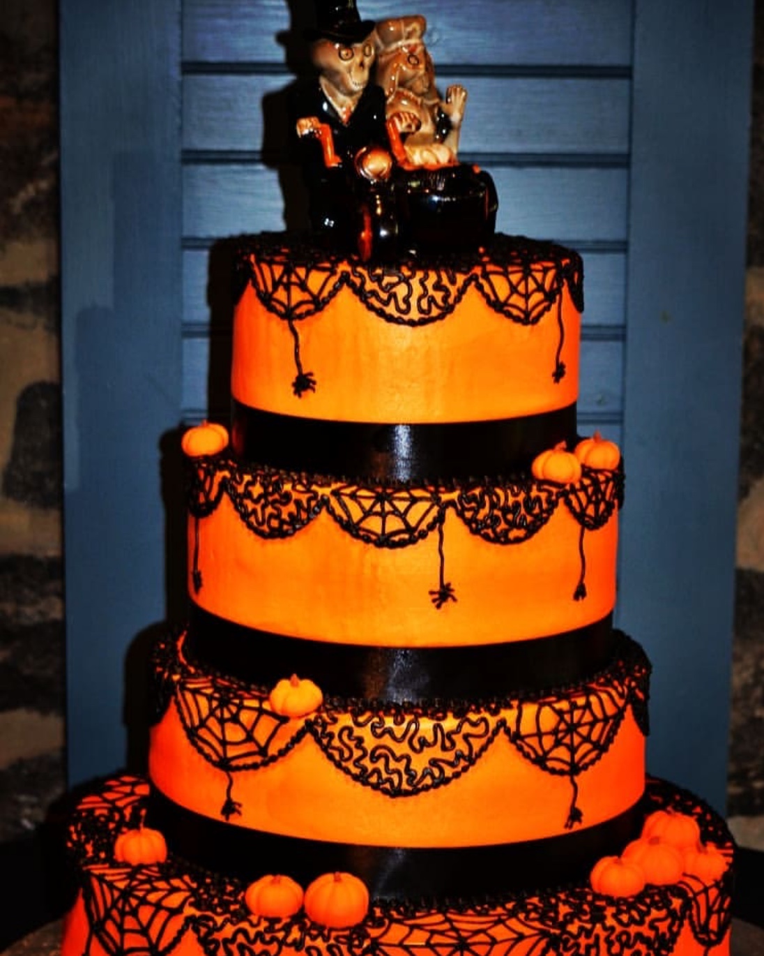 Elegant & Spooky Halloween Wedding Decorations