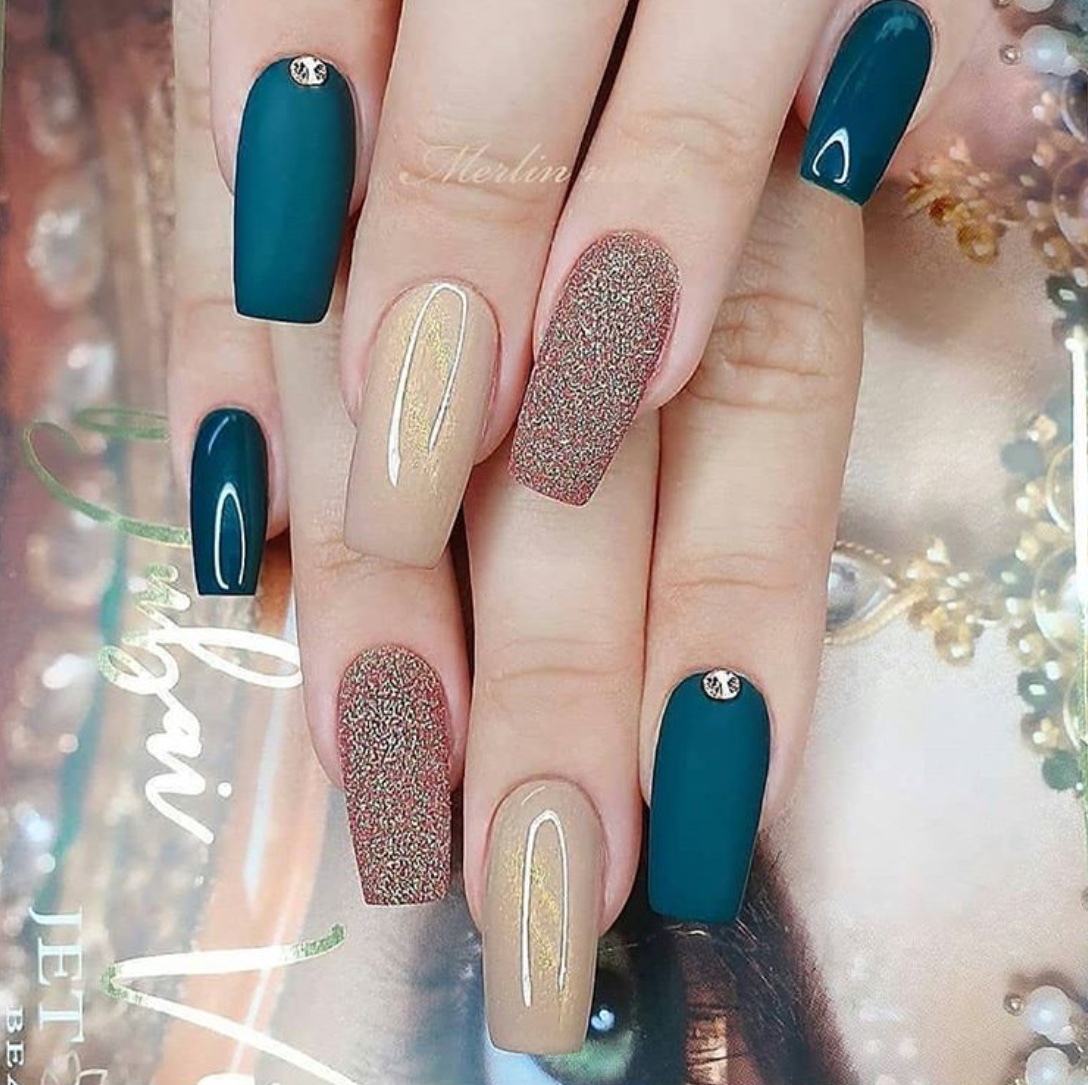 stunning wedding nail design