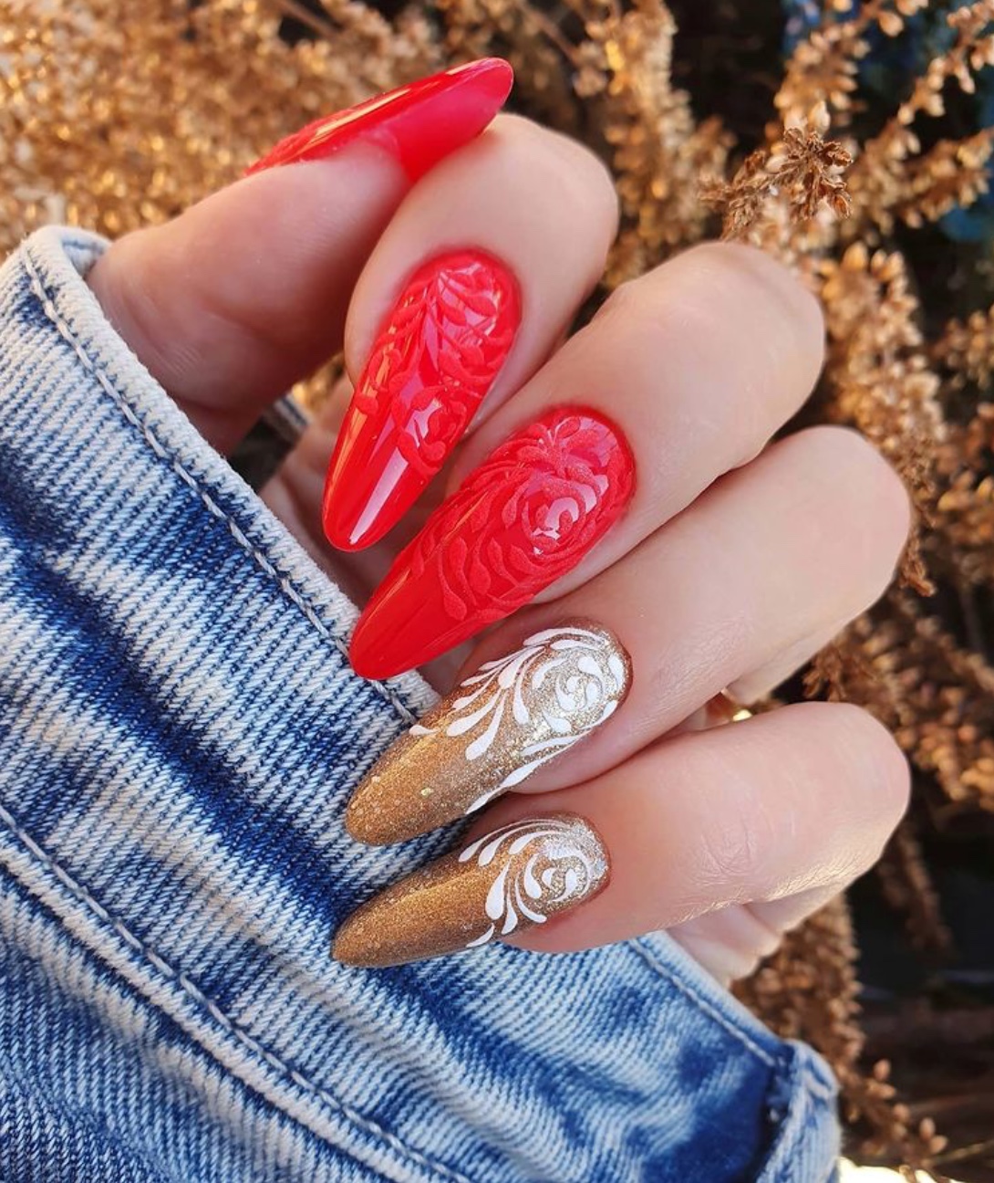 festive red nails