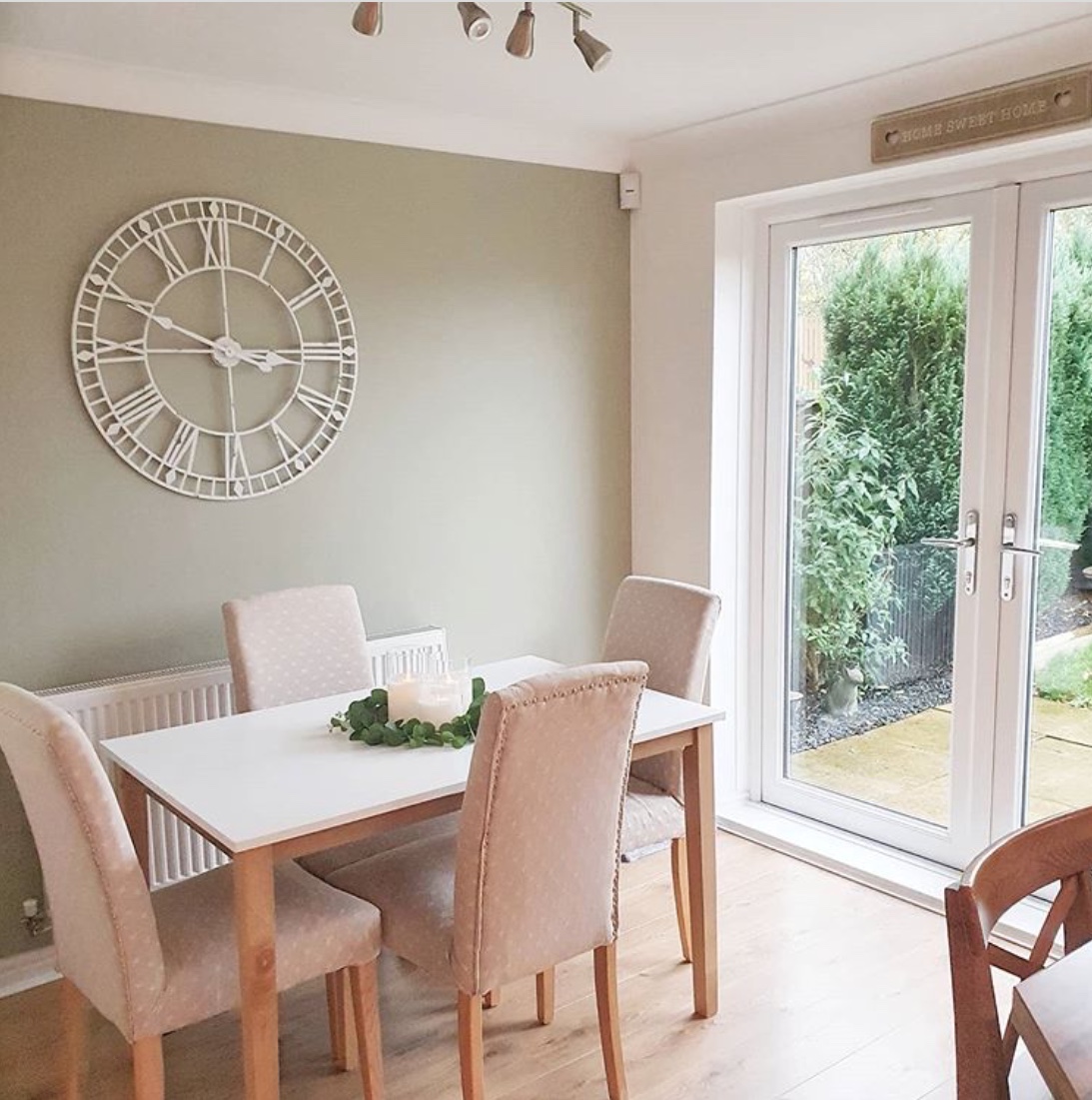 8 Elegant Dining Room Decor Ideas 3