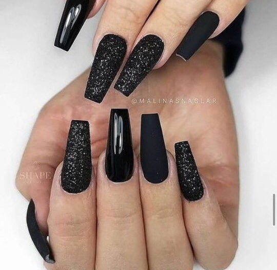 17 Black Nail Design Ideas For All Occasions - Mom's Got the Stuff