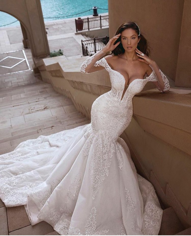 Mermaid style wedding dress - luxurious cut for seductive shapes | Pollardi  News