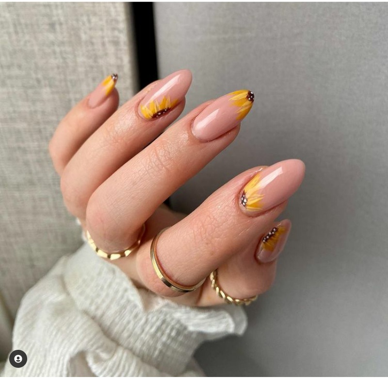 sunflower nails