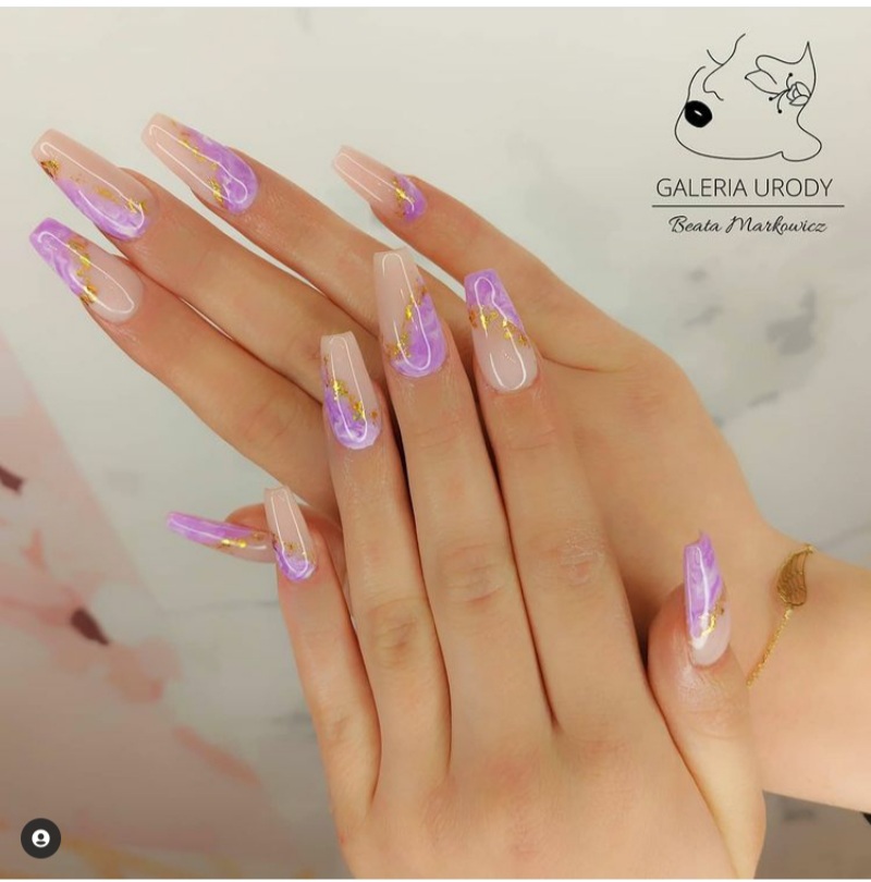 violet nails