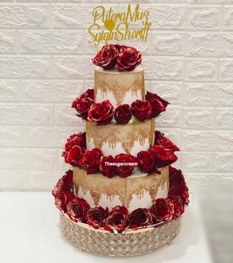 luxury wedding cake