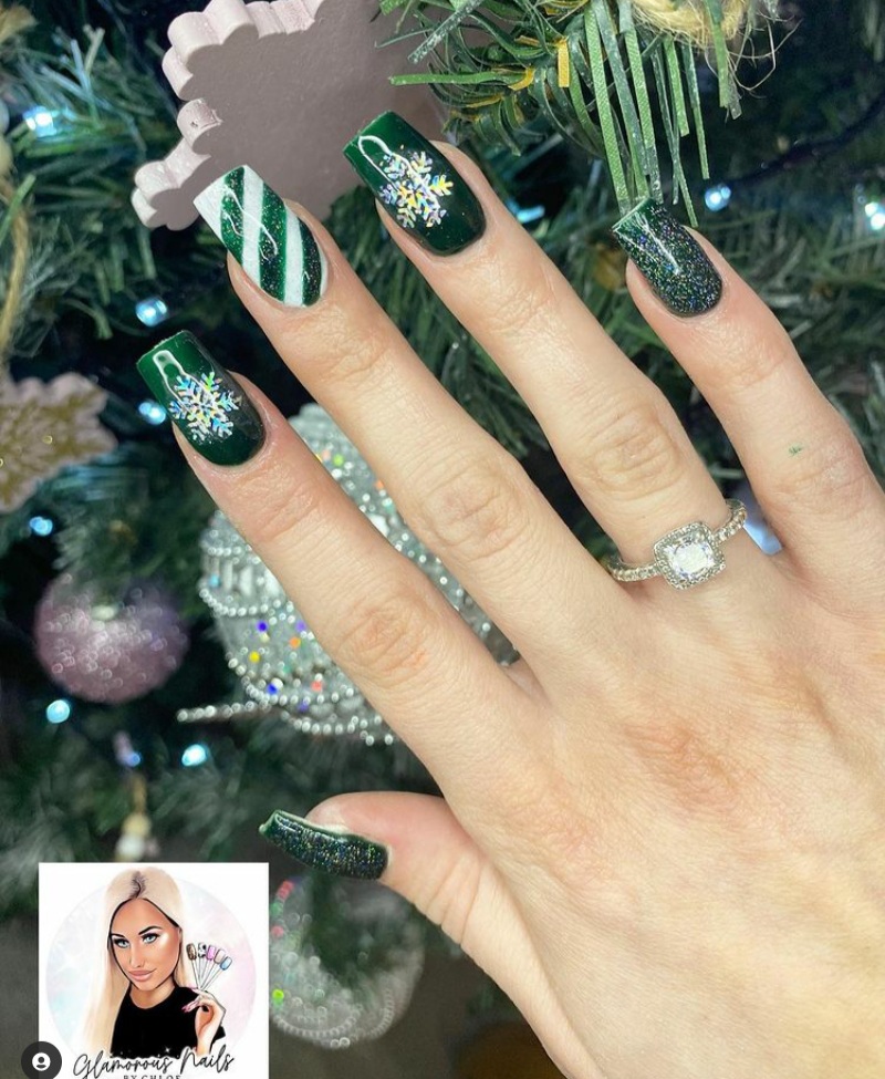 green nails for christmas 2021