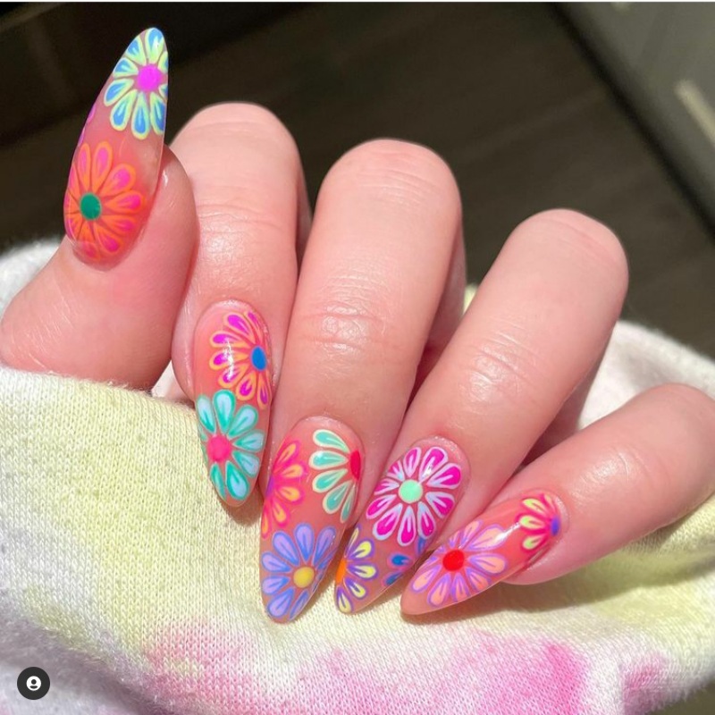 floral nails for spring 2022
