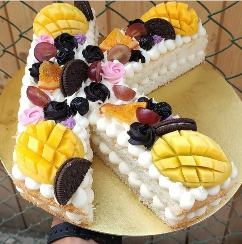 fruit cakes decorating ideas