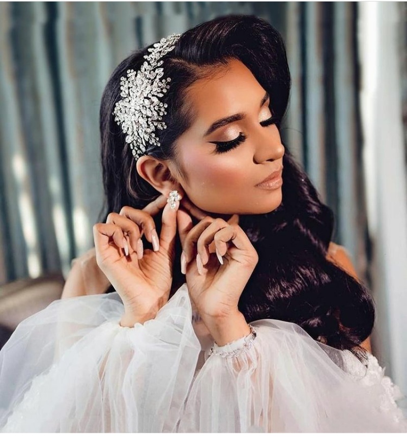 15 Stunning Bridal Hair Pieces For The Lovely Bride 11