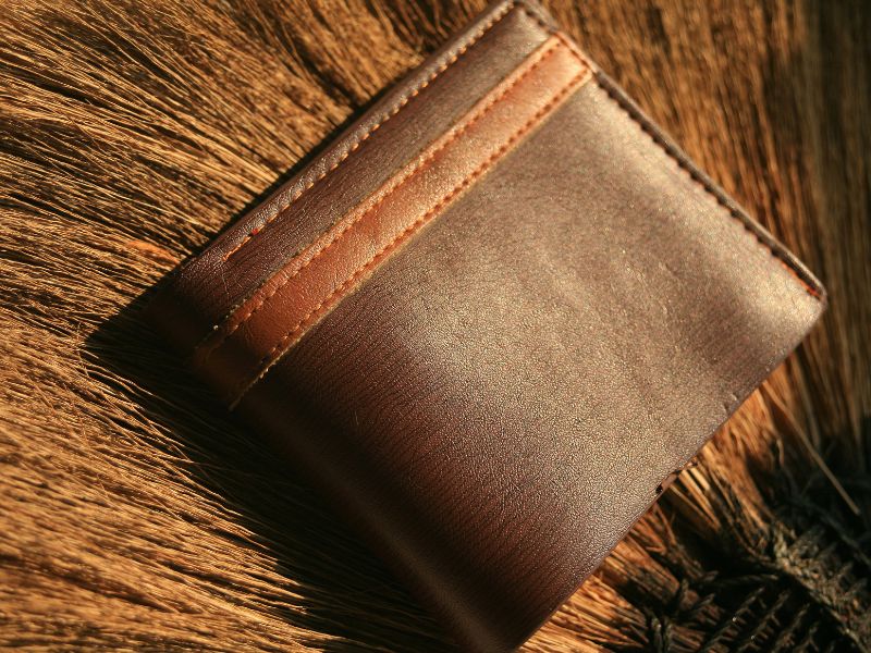 What Should You Look For In a Premium Men’s Leather Wallet