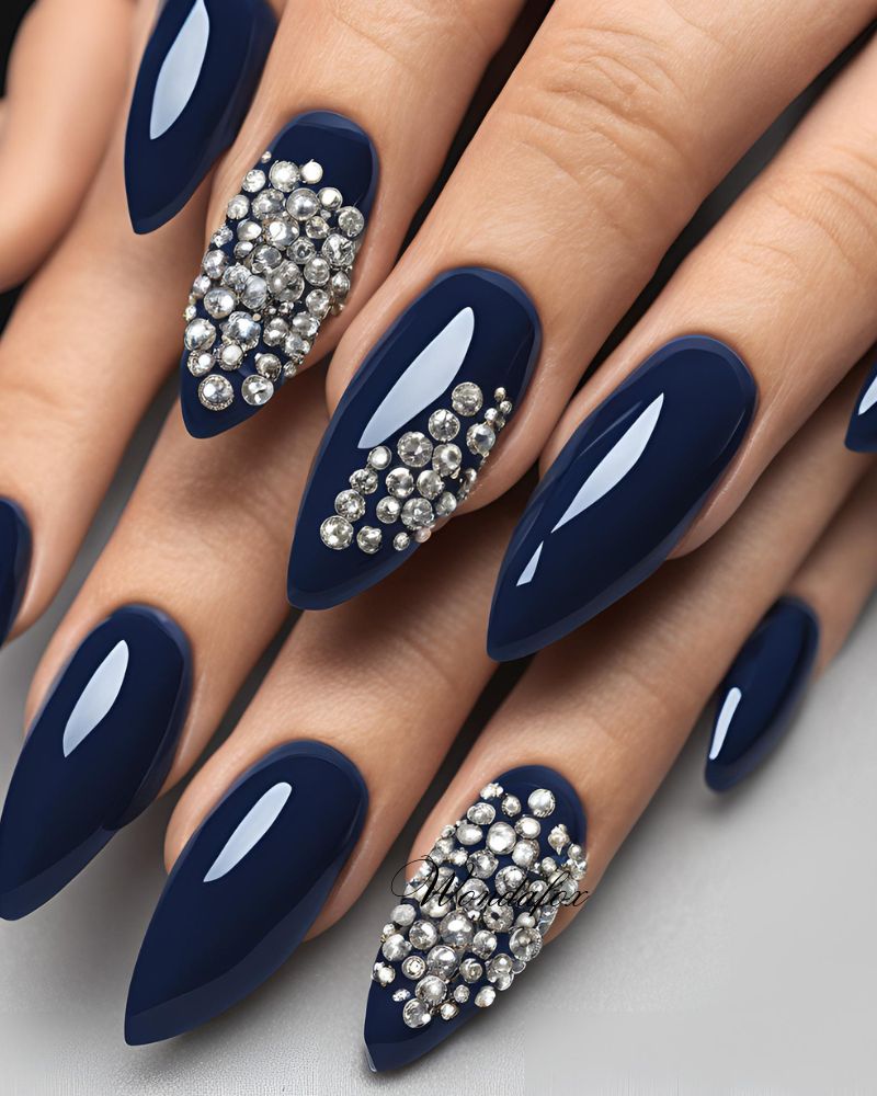 20 Deep And Dazzling Navy Blue Nail Design Ideas 14