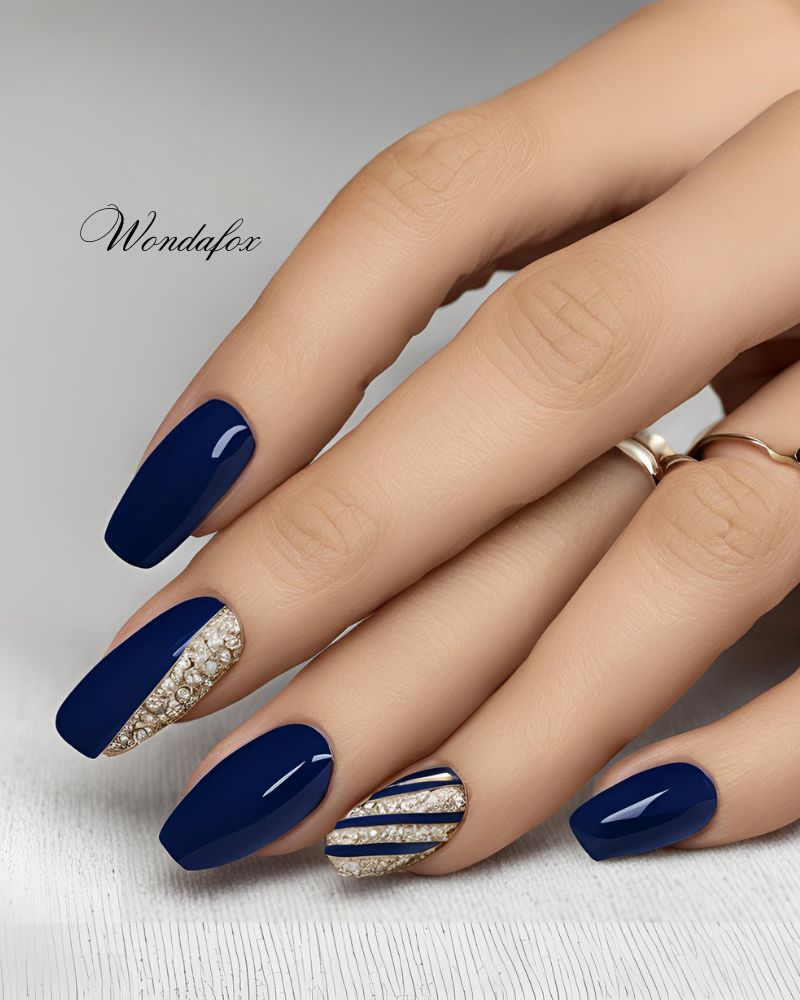 20 Deep And Dazzling Navy Blue Nail Design Ideas 15