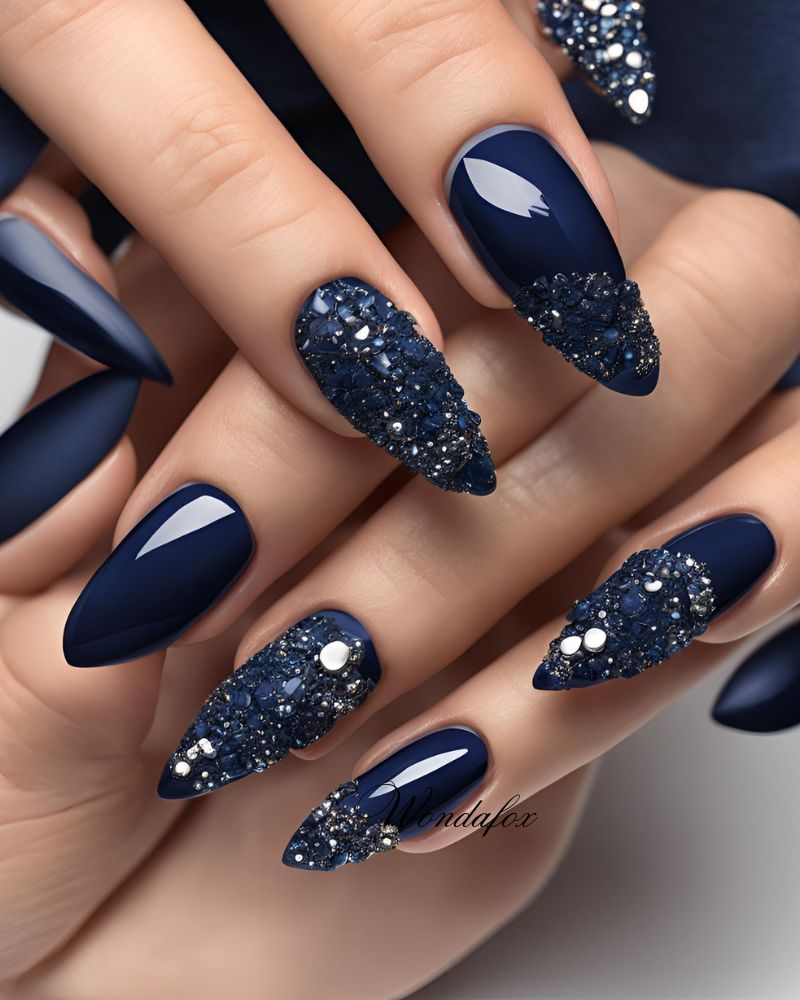 20 Deep And Dazzling Navy Blue Nail Design Ideas 17