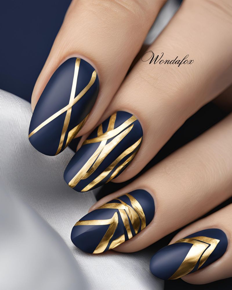 20 Deep And Dazzling Navy Blue Nail Design Ideas 8